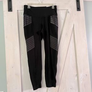 Old Navy Elevate Leggings high rise 7/8